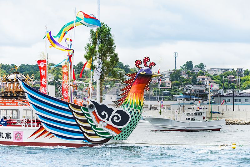 Một chiếc thuyền được trang trí trong Ngày của Biển   Nguồn ảnh: Kilala